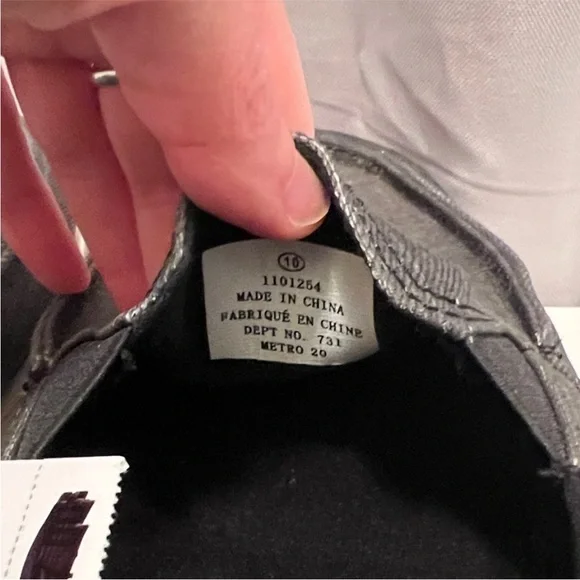 Classic Grey Canvas Slip-On Shoes / Men 10 / NWT - Picture 5 of 6